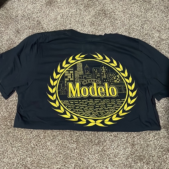 Random shirts. - Picture 4 of 8